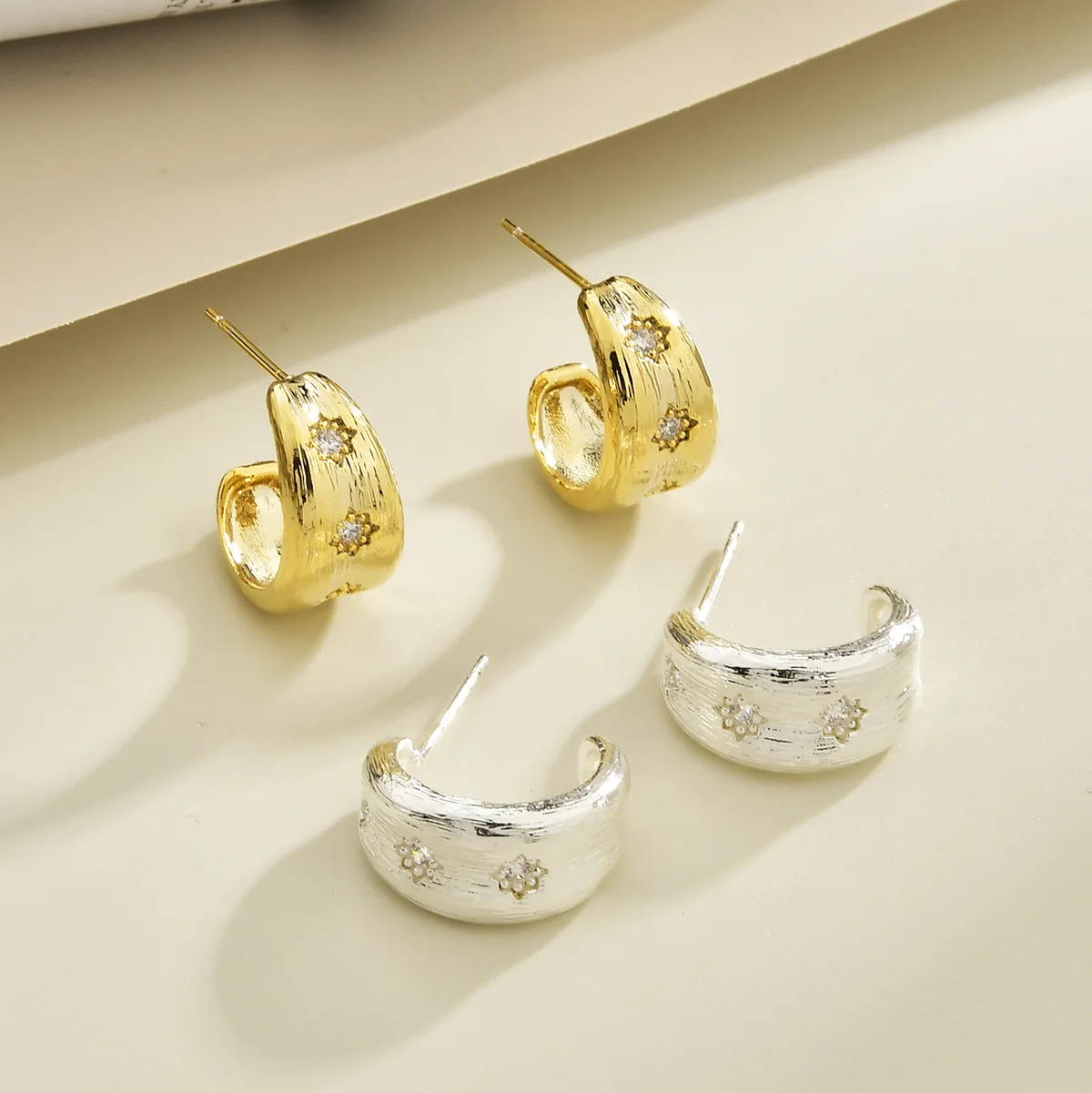 Stud earrings niche temperament simple C-shaped zirconium striped earrings versatile temperament earrings