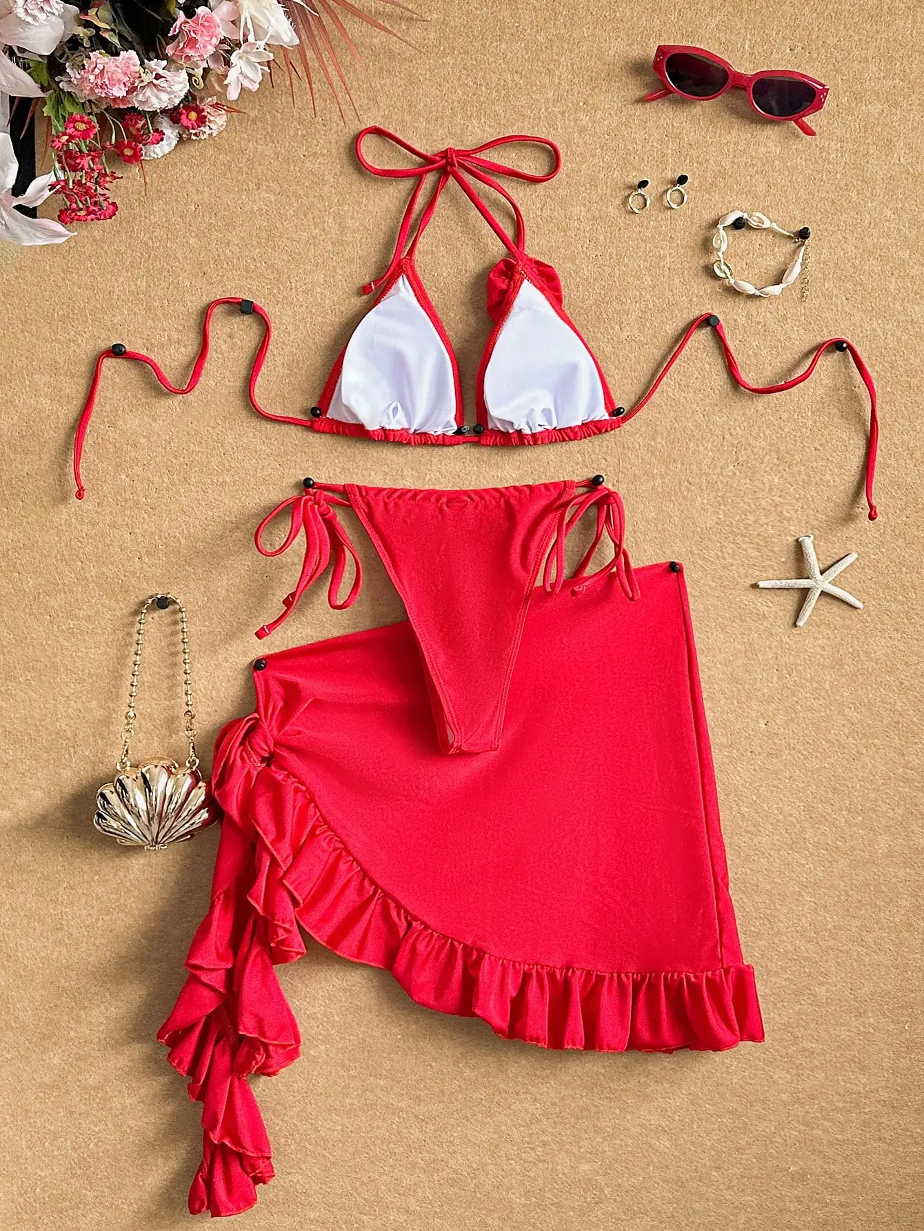 

Красный женский комплект бикини с завязками на шее и юбкой-накидкой с рюшами