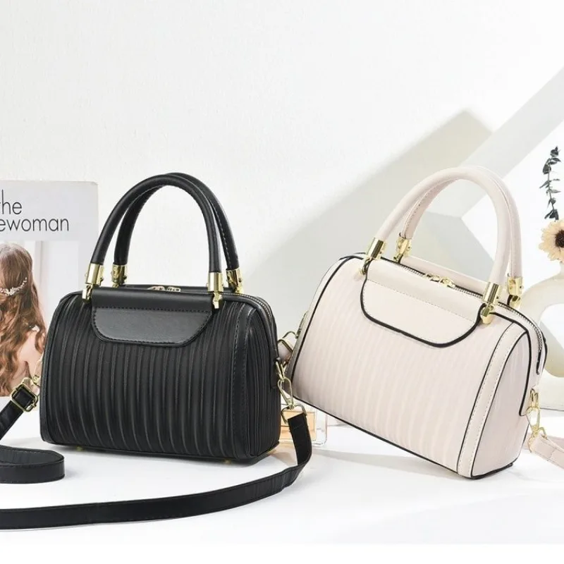 

Chic Simple Diaper Bags For Women Vintage Leather Messenger Bag Designer Crossbody Bag Large Capacity Elegant Shoulder Bag