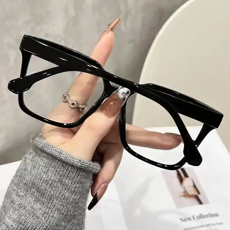 1-teilige klassische modische Damenbrille mit quadratischem Rahmen und klaren Gläsern – stilvolles Accessoire für den täglichen Gebrauch und die Fotografie – Detail 3