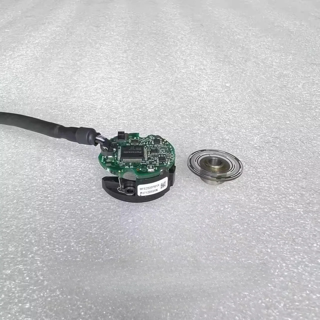 

MFE2500P8NX Мощность разборки энкодера серводвигателя Panasonic A4 100-200-400-750, включая кодовый диск