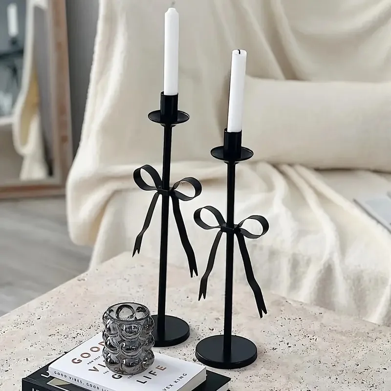 

European Black Metal Iron Art Candlestick French Home Decoration Retro Household Candlestick Ornament for Restaurants and Bars
