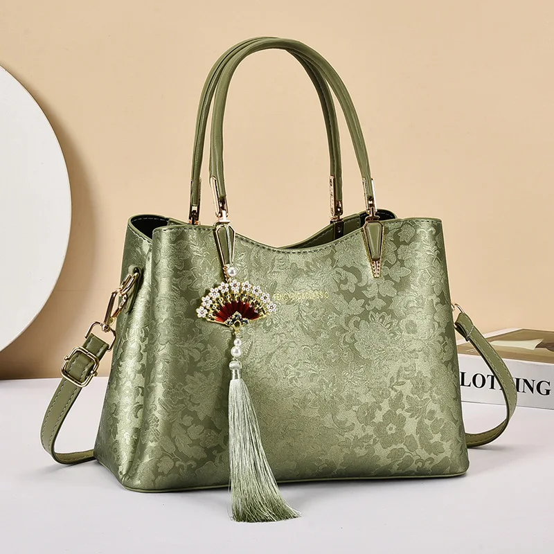 

Personalized Elegant Commuter Women's Shoulder Bag Large Capacity PU Leather Handbag Crossbody Tote for Mom Stylish Square Bag
