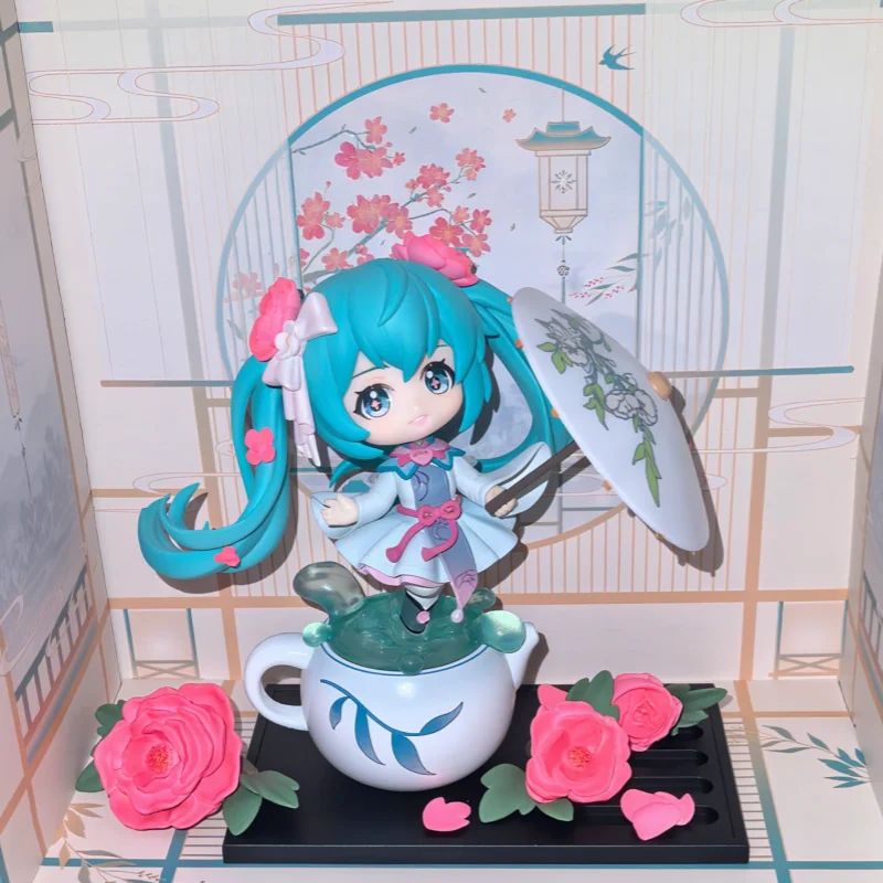 hatsune-miku-–-fleurs-de-printemps-authentiques-de-13cm-tissees-avec-une-humidification-de-la-pluie-modele-de-poupee-a-collectionner-chibi-miku-ornements-jouets-tendance-cadeau