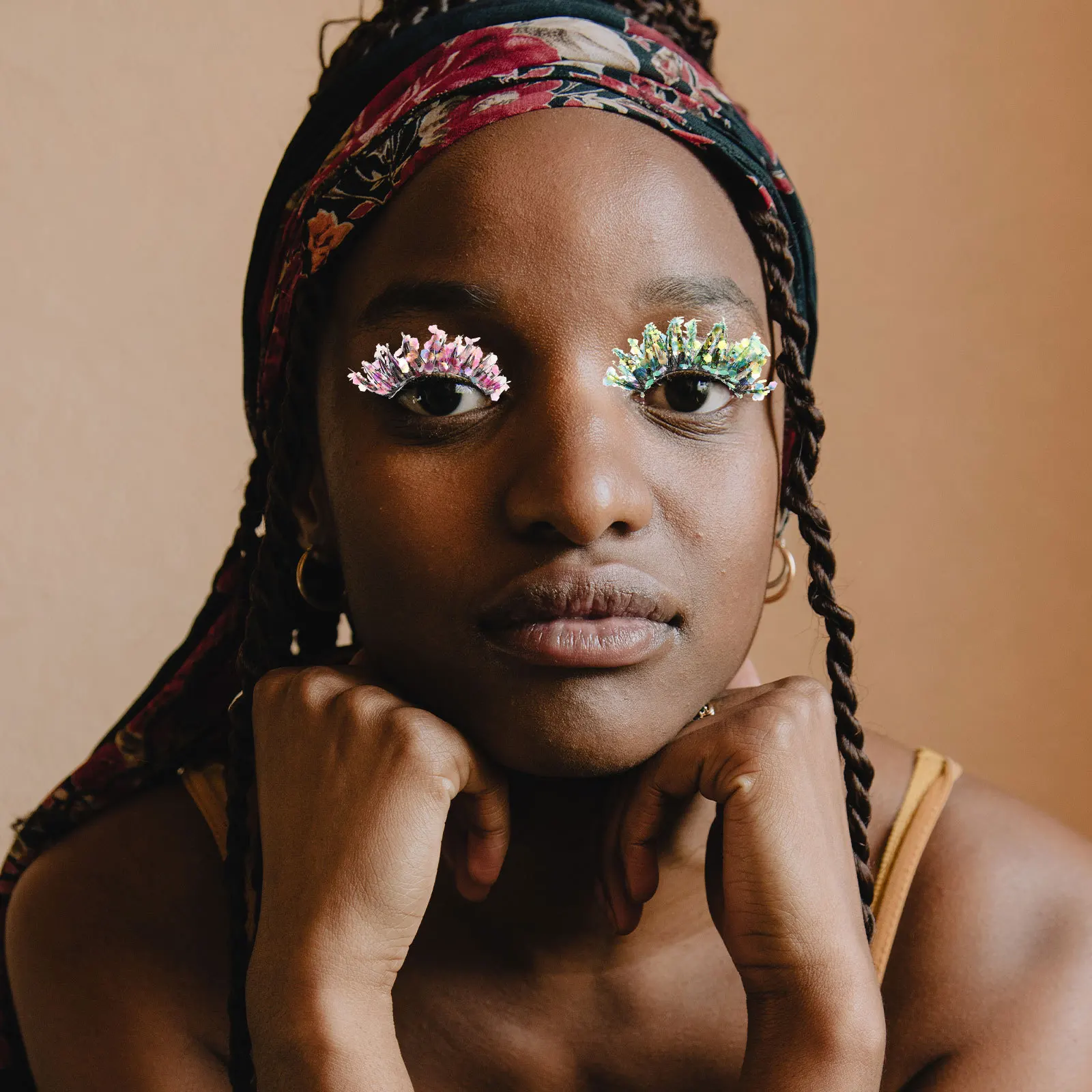 

Luminous False Eyelashes 4 Pairs Colored Glow In The Dark Fake Strip Lashes For Women Makeup Lashes