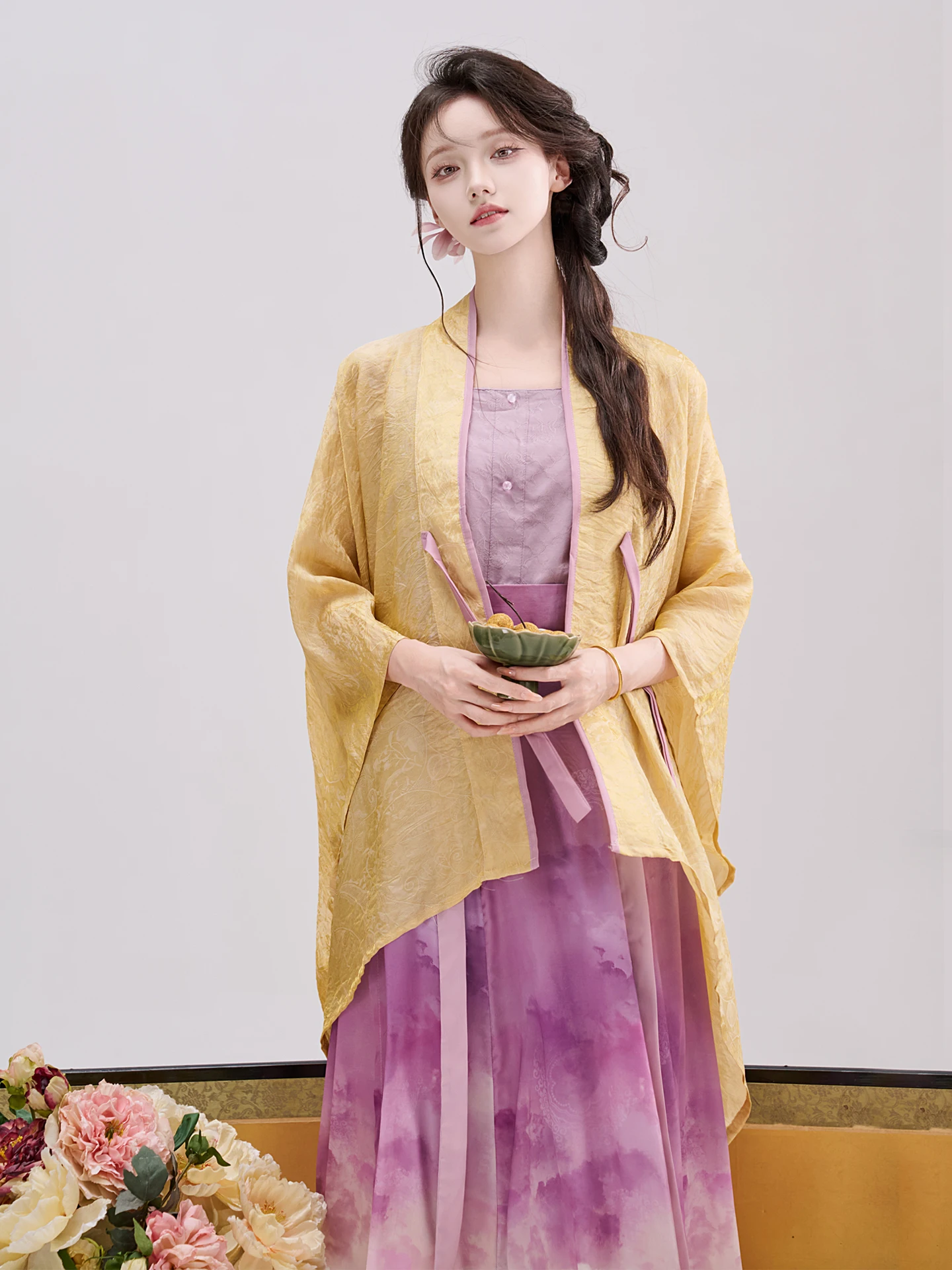 

Новинка 2025: Женский кардиган-накидка в стиле династии Цин, фиолетовый, с эффектом сияния, для повседневной носки, с защитой от солнца, и юбка-макси с восемью оборками.