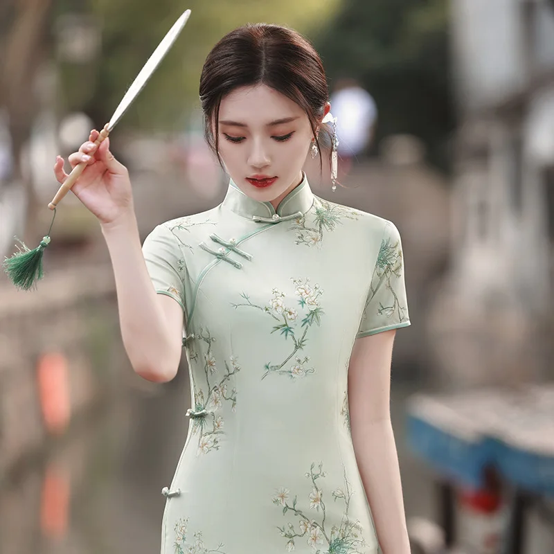 Qipao gaun panjang wanita, gaun Cheongsam tradisional Cina kerah Mandarin klasik Vintage kancing ramping ukuran besar musim panas untuk perempuan