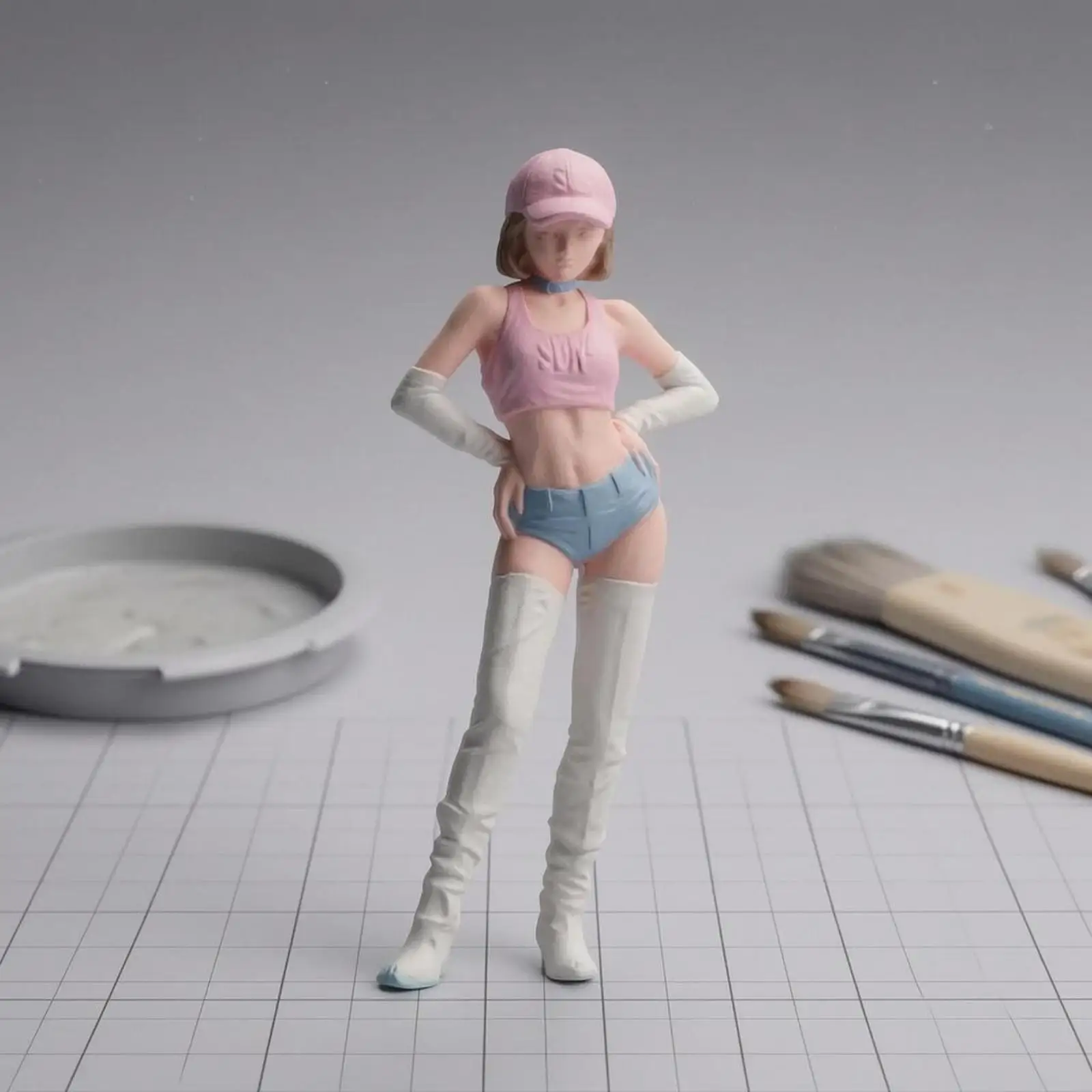 Compact Resin Miniature Doll Standing Figurine Micro Toys Female Articulated Character for Diorama Layout 1 64