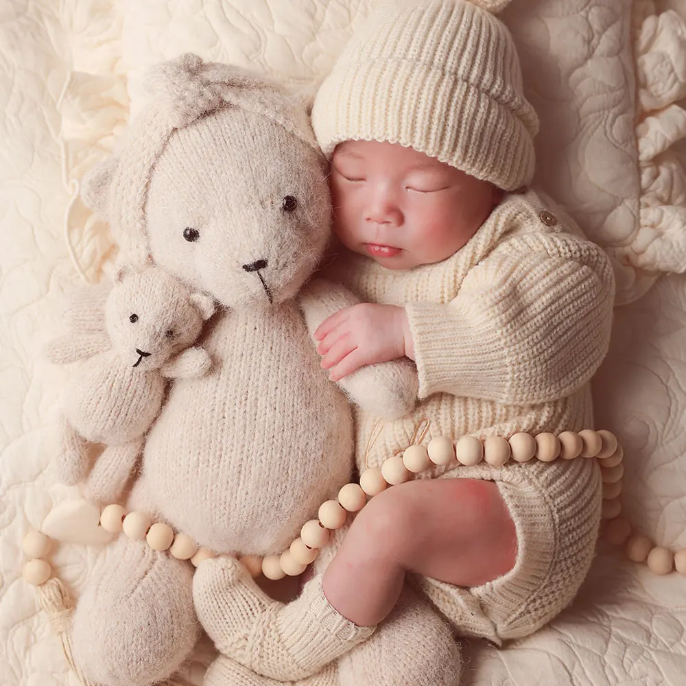 puntelli-per-fotografia-neonato-color-crema-da-0-a-1-mese-accessori-adorabili-orso-giocattolo-tema-ins-abito-in-maglia-con-cappello-e-cuscino-per-il-tiro