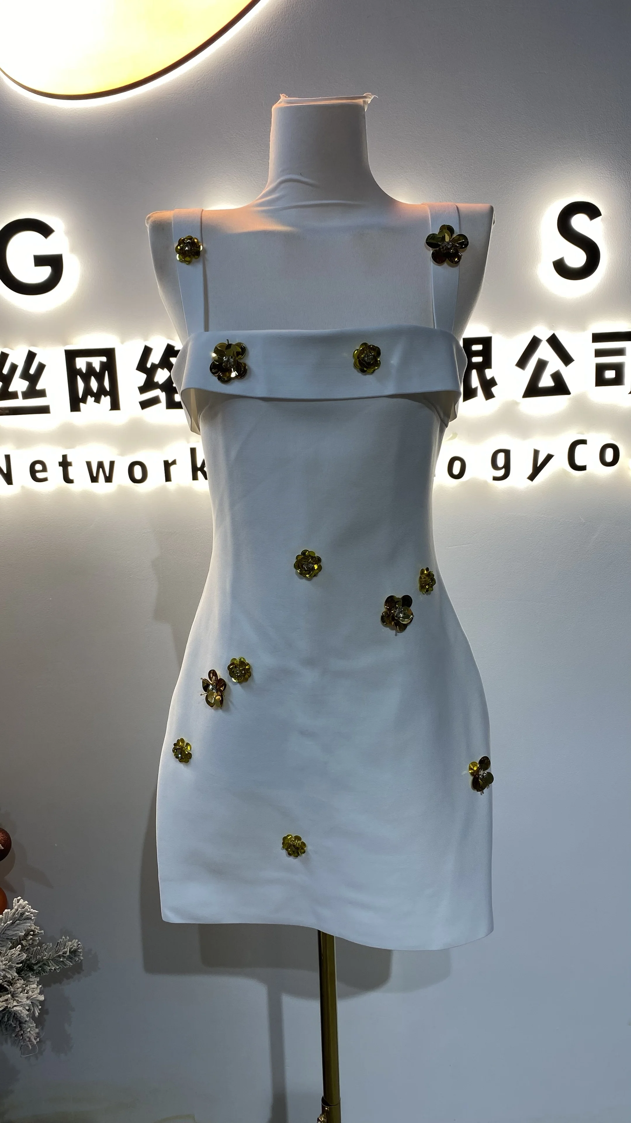 

2025 new solid color fashion women sleeveless o-neck tight dress mini bandage dress-GZMM308