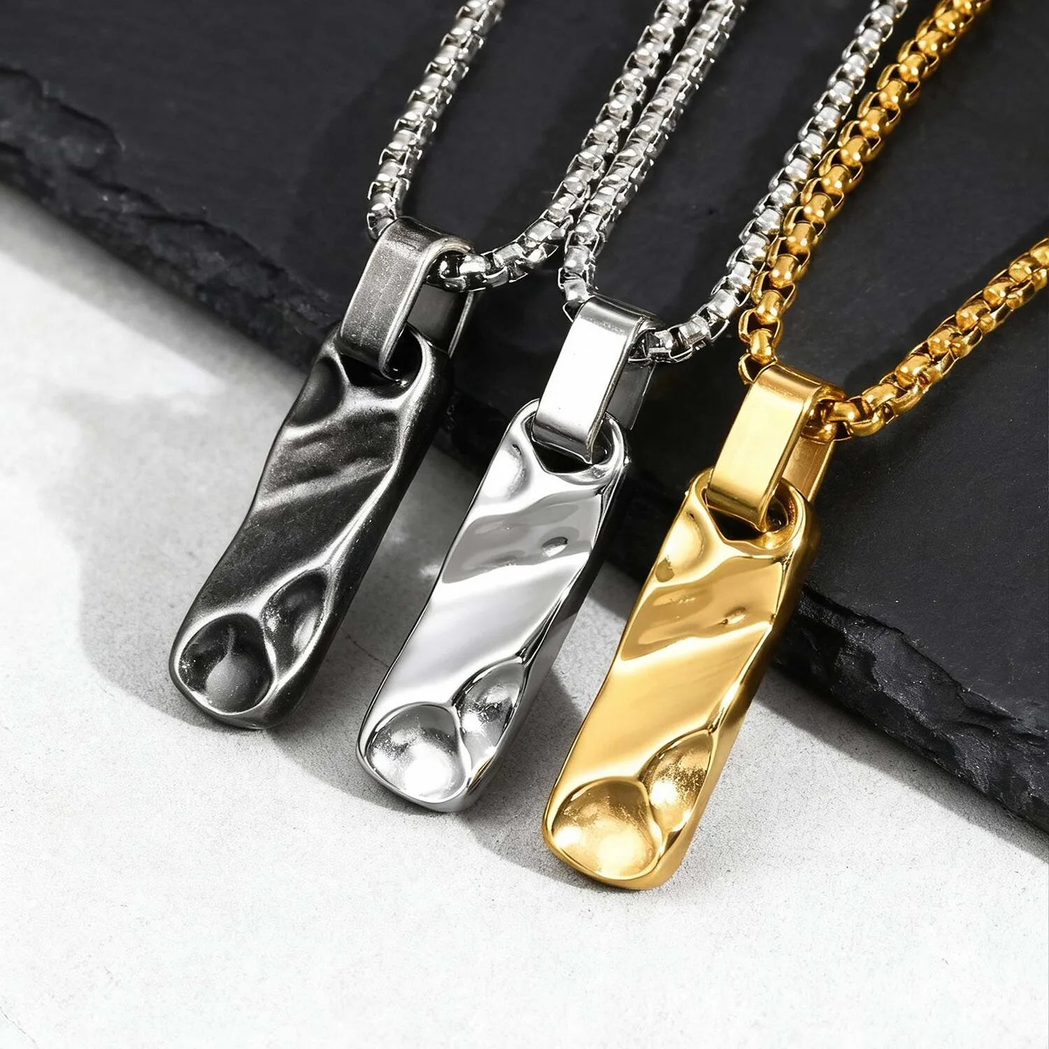 

Small Dogtag Pendant Necklaces for Men Boys,Vintage Stainless Steel Hammered Texture Military Dog Tag Collar Gift