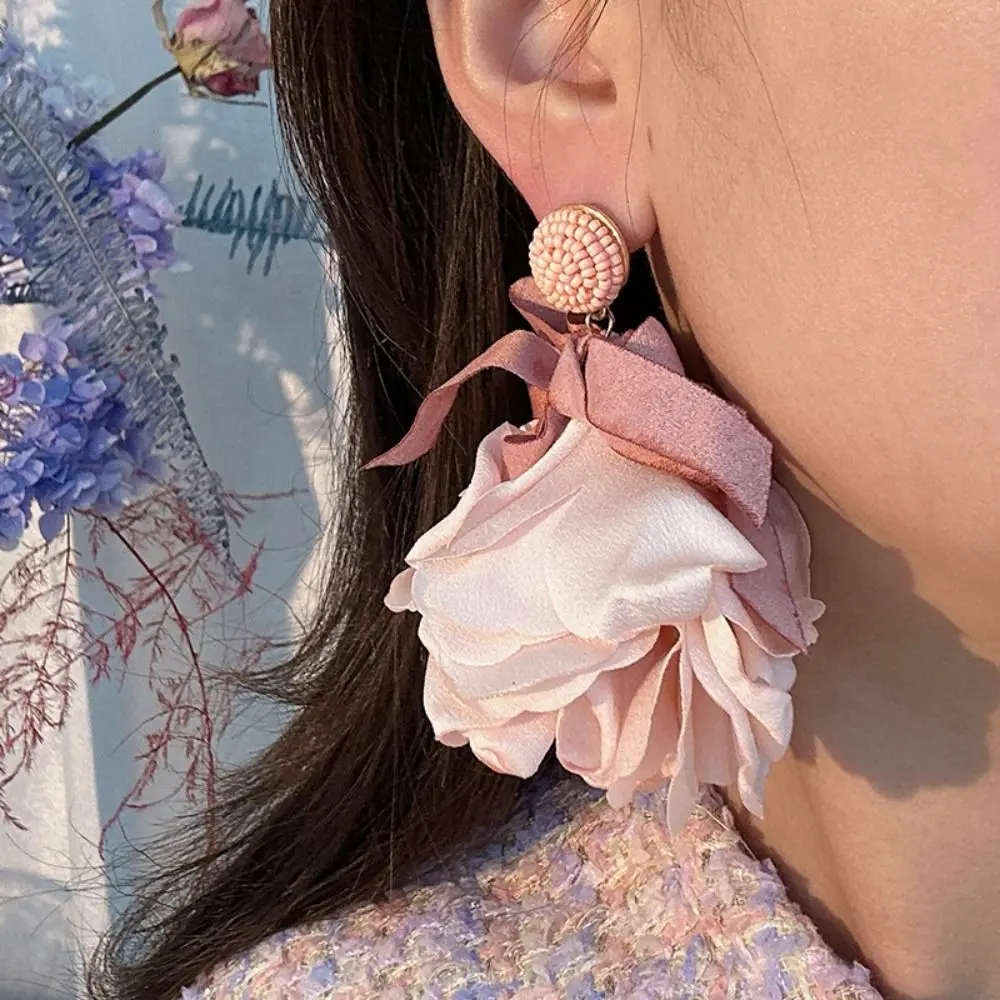 Gioielli alla moda orecchini a fiori colorati esagerati orecchini pendenti con fiocco orecchini romantici classici accessori in stile coreano