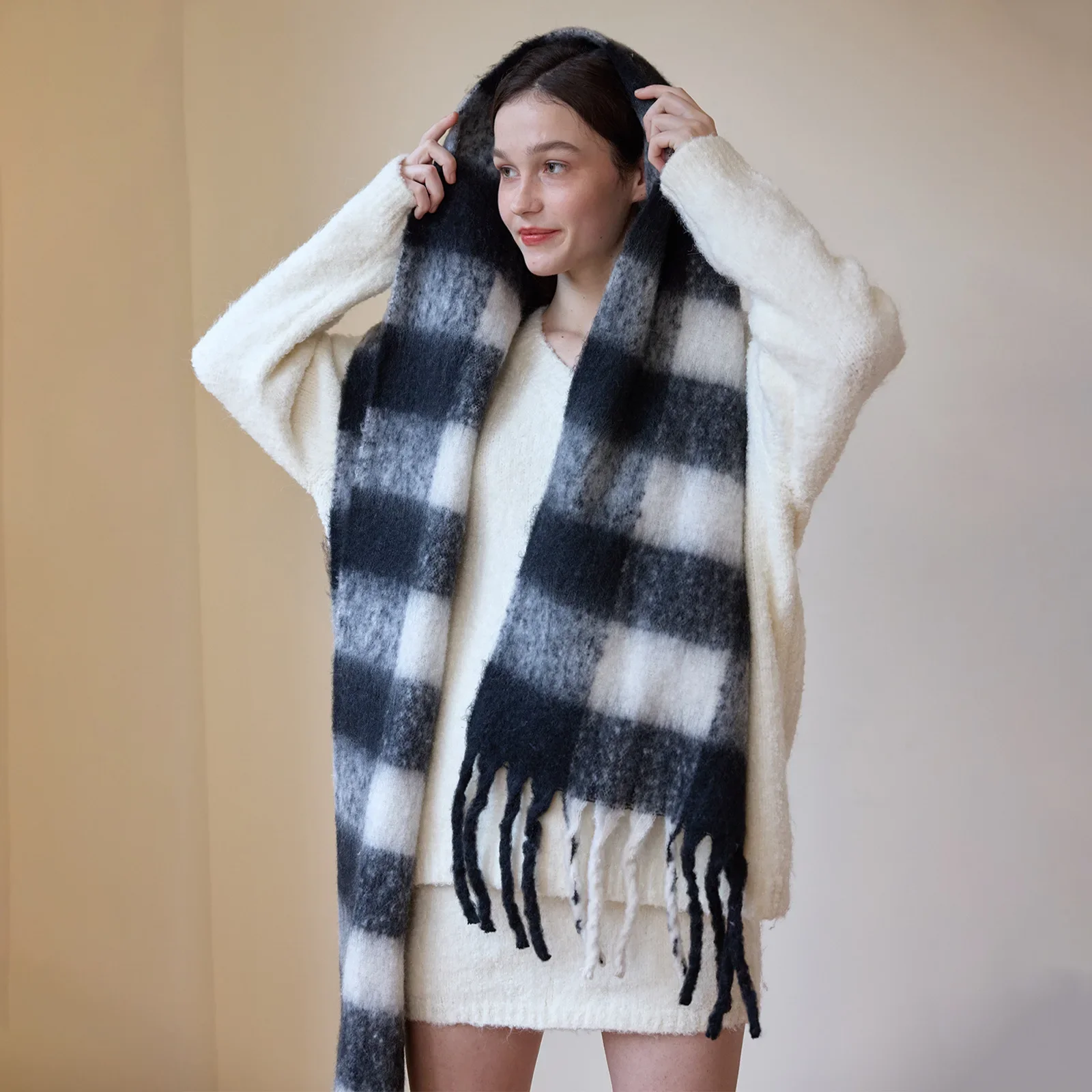 New Imitation Cashmere Plaid Scarf Women's Winter Thickened Simple Warm Black and White Classic Fringed Scarf Shawl