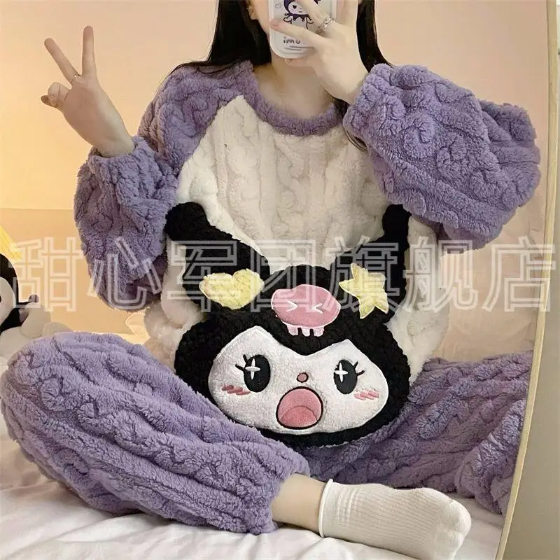 

Новый комплект пижамы Kuromi из кораллового флиса и фланели для женщин и студенток, домашняя одежда, милый мультяшный дизайн, новая осенне-зимняя теплая ночная одежда Sanrio
