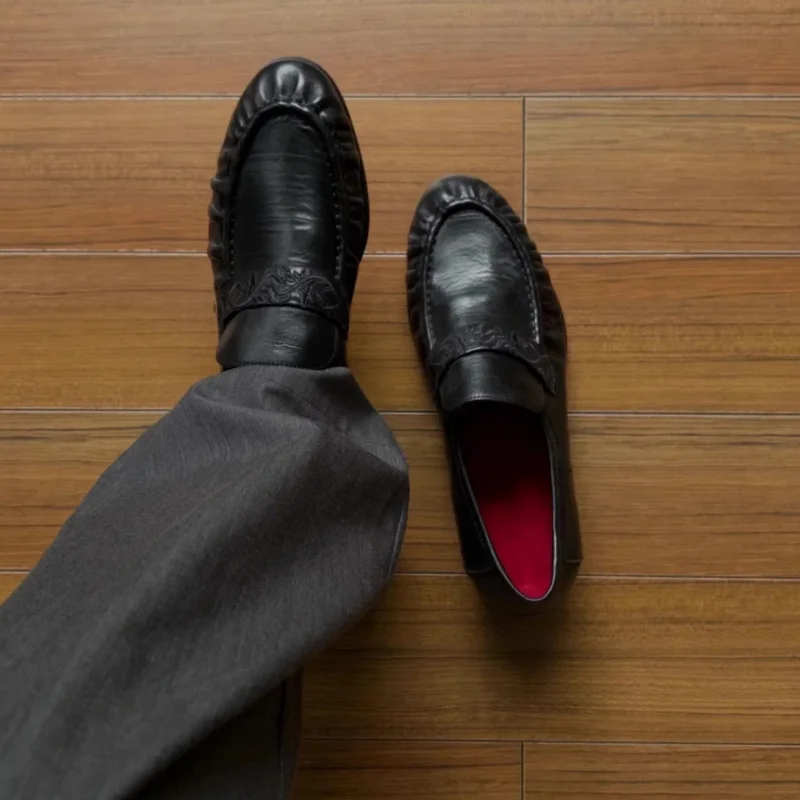 

Red Inside Retro Loafers for Men Lazy Casual Business Shoes Soft Leather Patterns Shoes British Style Old Money Wrinkles Shoe