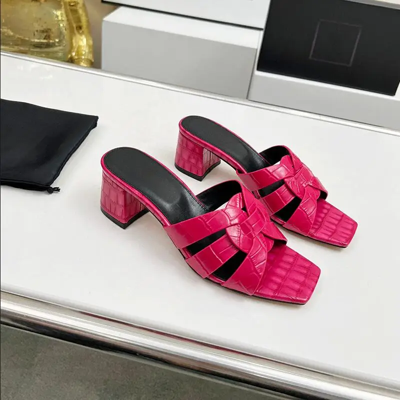 

Woven circle slippers Women's high heels square patent leather flip-flops Thick designer alligator leather sandals