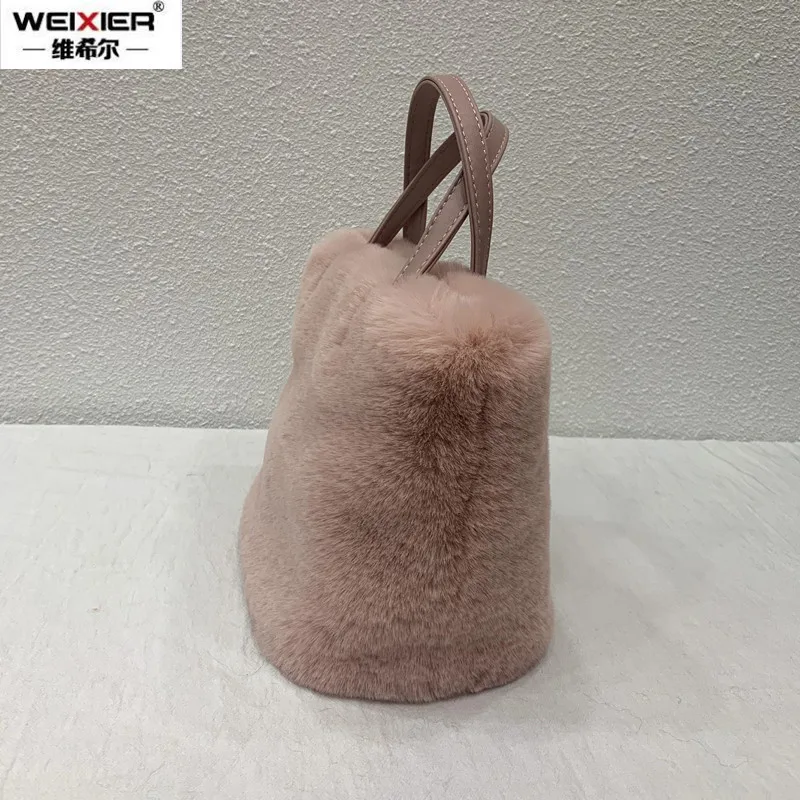 Tas Tangan Wanita Warna Solid Bulu Imitasi Tas Ketiak Wanita Desainer Mewah Tas Bahu Berbulu Wanita Mewah Musim Dingin Dompet Tote Kecil