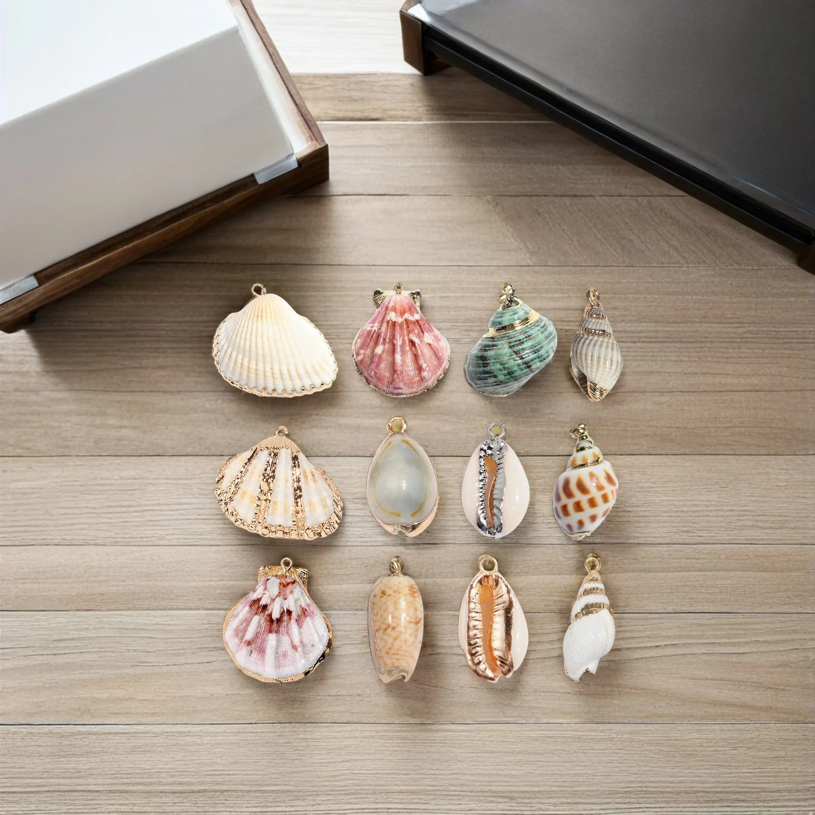 

12Pcs Shell Jewelry Accessories Lightweight Natural Shells for Pendant Necklace Earrings Keychain Decor Shell Jewelry Parts