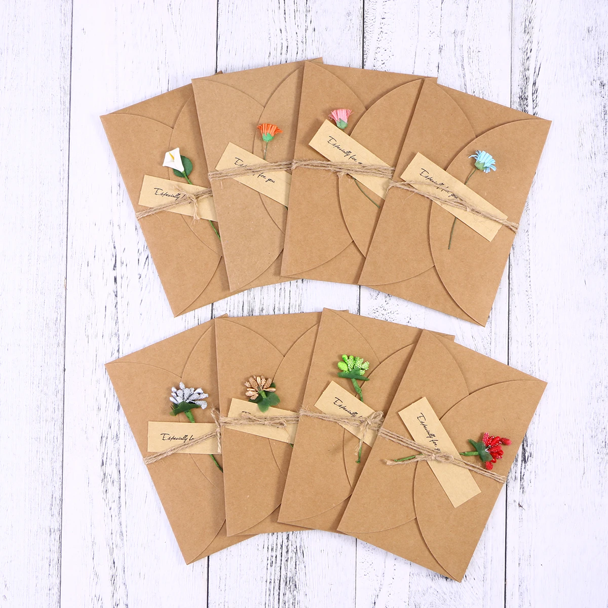 

16Pcs Kraft Paper Greeting Cards Vintage Handmade Dried Flowers for New Year Christmas Valentine's Day Mother's Day Wedding Gift