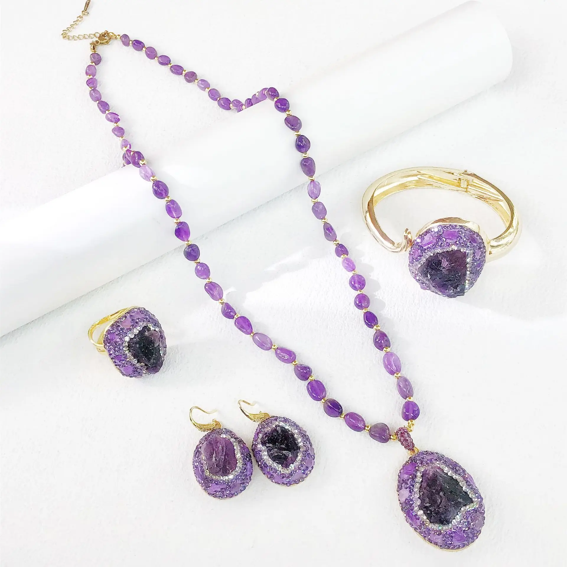 

Natural Amethyst Inlaid Necklace Ring Earrings Bracelet Set for Women Purple Crystal Pendant Long Sweater Chain Fashion Gifts