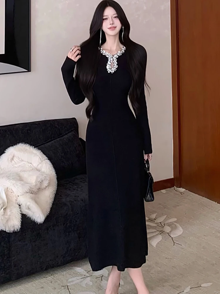 Otoño Invierno negro tejido diamantes vestido con cuello en V mujeres elegante vestido de lujo vestido 2025 coreano Vintage ceñido Festival suéteres