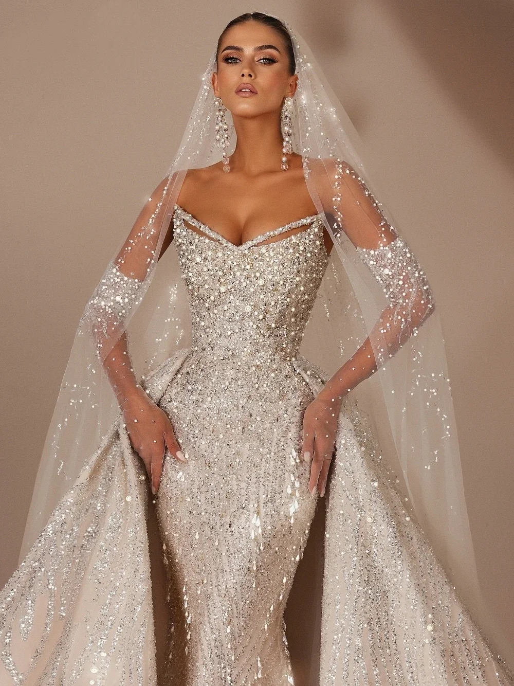 Royal Luxury Sparkling V-neck Wedding Dress Romantic Pearl Decoration Mermaid Bride Ball Dress Detachable Tail Customized