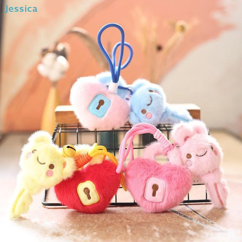 

♥Cute Plush Key & Lock Keychain Soft Fuzzy Heart-Shaped Charm for Bags/Keys Adorable Cartoon Couple Key Ring Accessories
