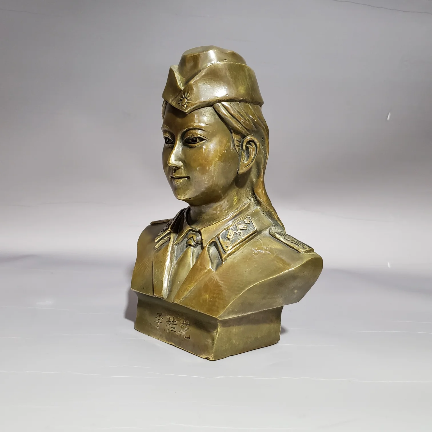 Brass Statue Of Communist Party Member Li Guihua Office Decoration Ornament