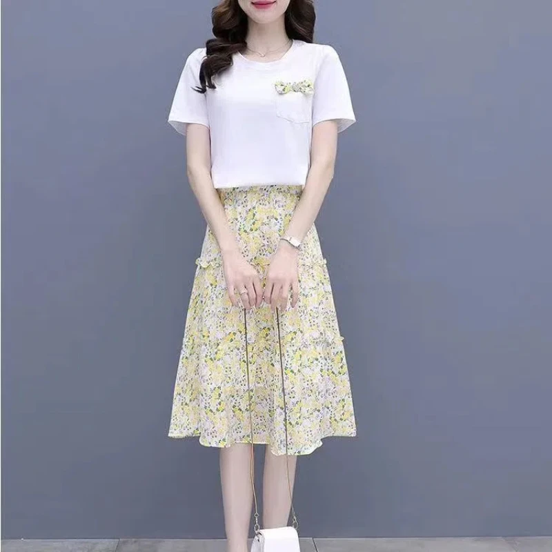 Summer New Fashion Sweet Fragmented Flowers Summer Two Piece Set Round Neck Pocket Short Sleeve T-shirt High Waist Printed Skirt