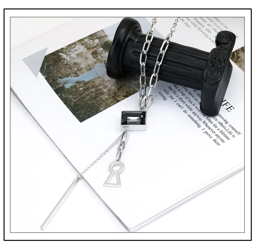 Nuova collana di cristalli da donna, semplice catena di maglioni, pendente accessorio geometrico con frange lunghe e versatili