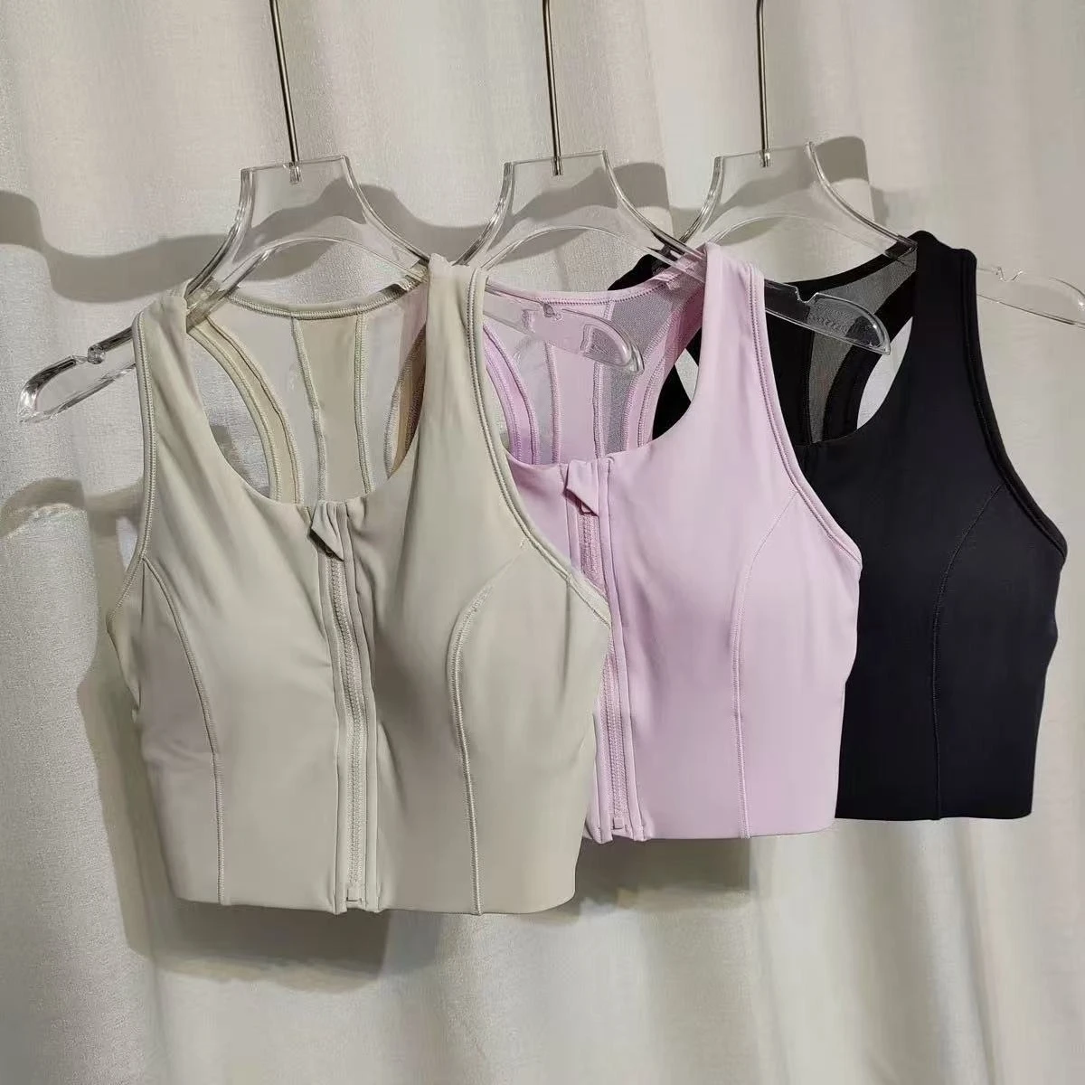 

Женский спортивный топ с цельной чашкой и прохладным бюстгальтером на молнии спереди для максимальной быстросохнущей дышащей йоги