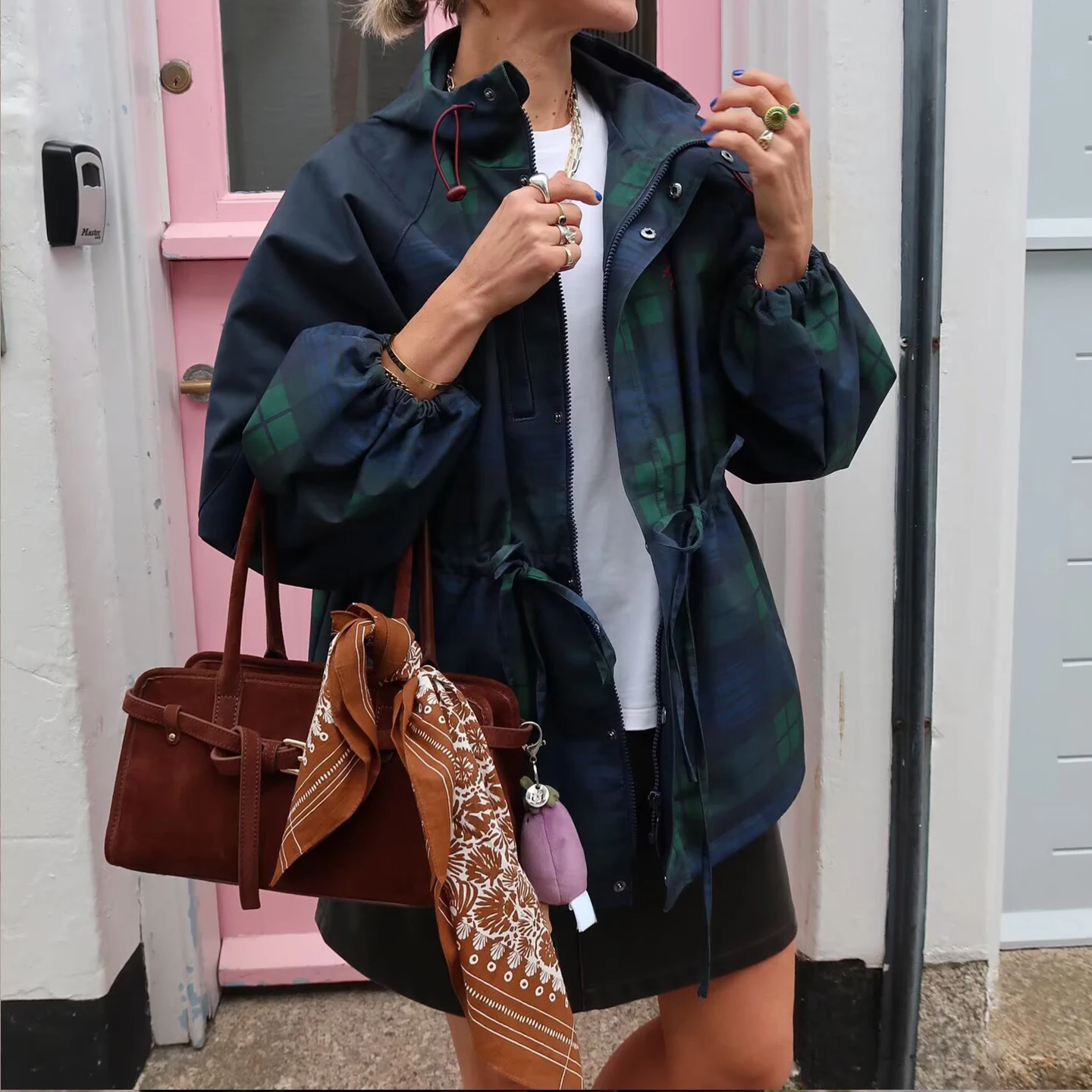 وصل حديثًا لخريف 2025 معطف نسائي غير رسمي مزين بالهتاف ملابس غير متماثلة اللون تصميم Blo ملابس يومية أنيقة #3