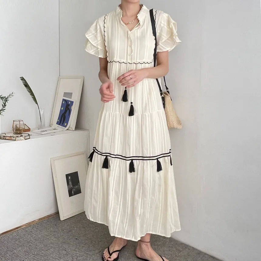 

Retro Court Style Loose Fit Dress Embellished with Heavy Embroidery And Lace Trim Elegant And Stylish Cotton Summer Dress