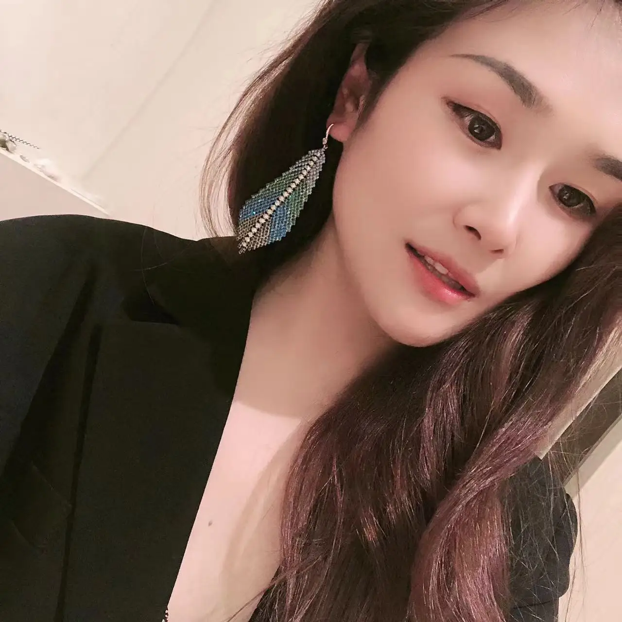 S2994 Dazzling Colorful Blue Feather Zircon Grab Chain Long Tassel Dangle Earrings Geometric Exaggerated Earrings