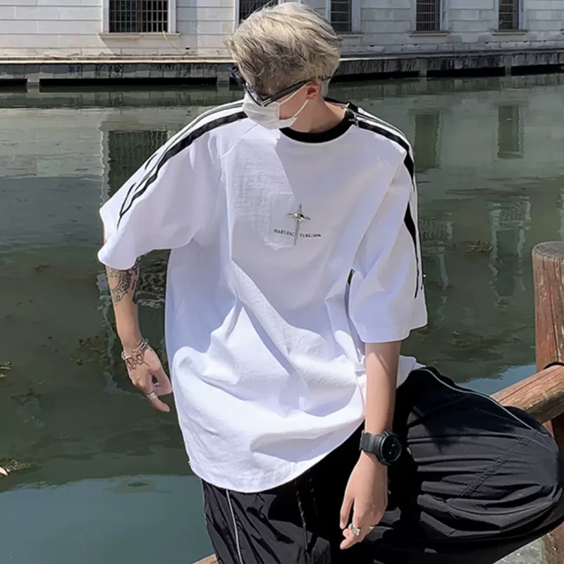 

Summer Men O Neck Striped Short Sleeve Zipper Split T Shirt Highstreet Fashion Hip Hop Personality Loose Clothes Top Black White