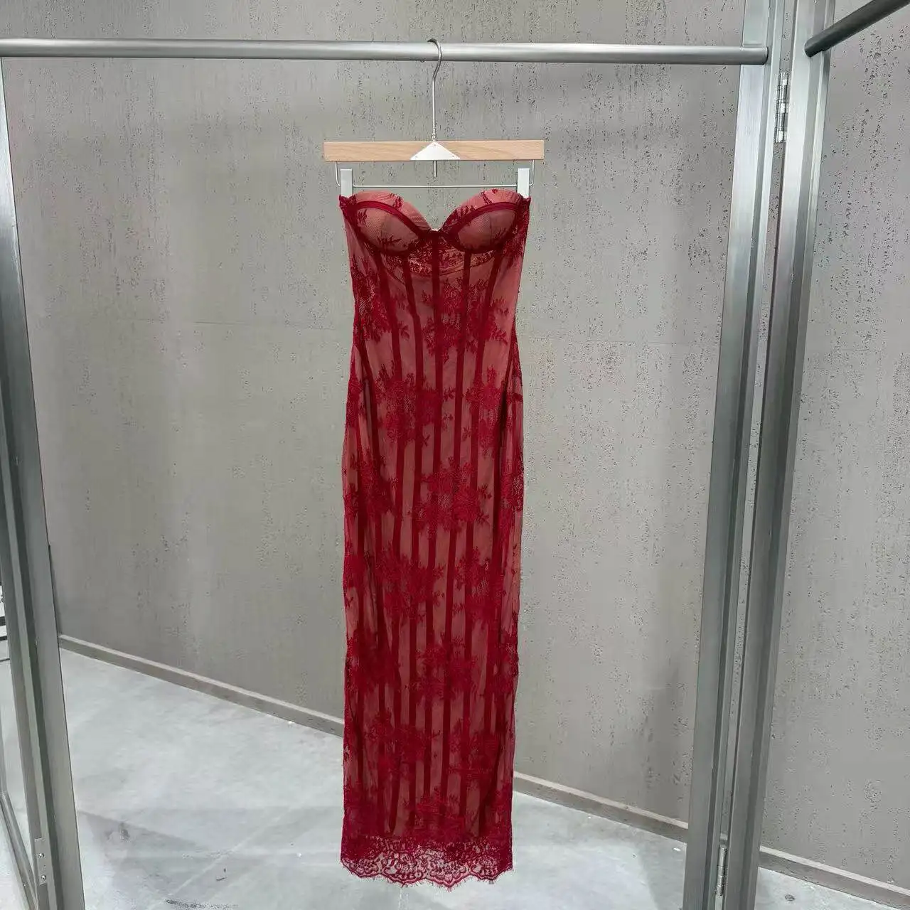 High Street Dresses Women's Fashionable  Fishbone Waist Cinching Retro Lace Patterned Strapless Long Dress Waist Cinching