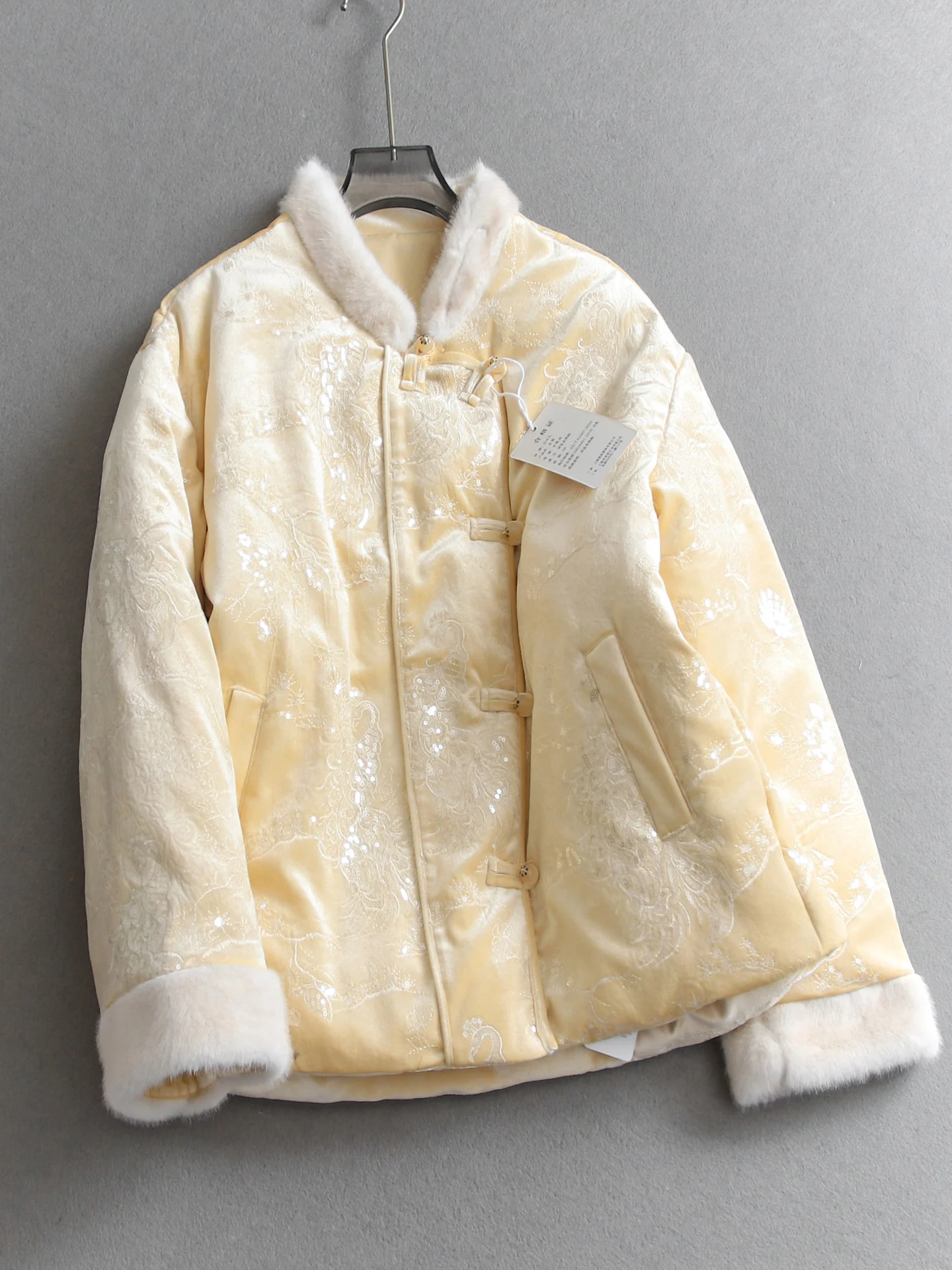 

New Chinese Style Thickened Embroidered Velvet Women's down Jacket Long Sleeve Warm Outerwear M967 Fashionable Winter Coat