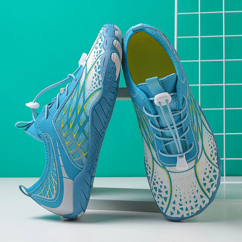 2025 Nuove scarpe da creeper per esterni dal taglio basso Scarpe da spiaggia estive da surf antiscivolo Scarpe da yoga resistenti all'usura versatili per interni