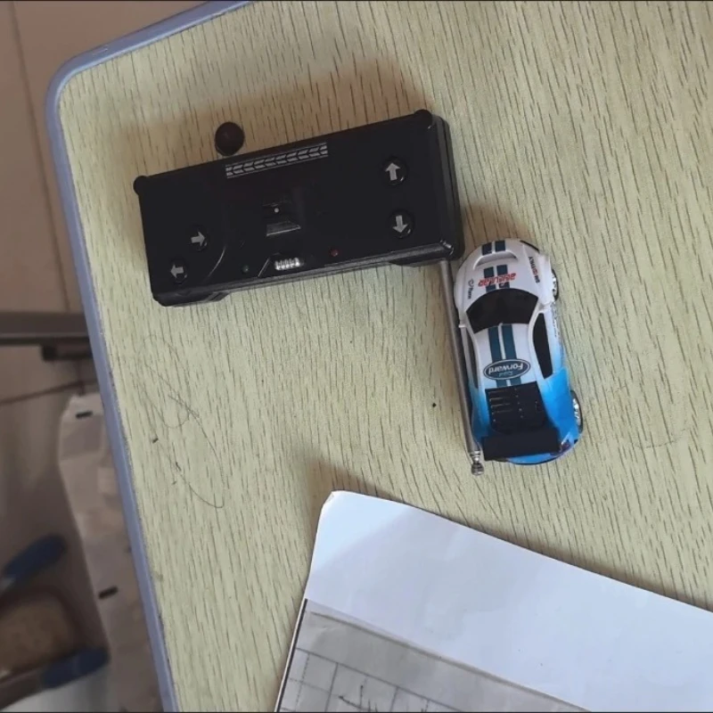 

Мини-автомобиль с дистанционным управлением 4WD в подарок — 20 км/ч Coke Can Racer, радиомодель с дистанционным управлением, игрушка для детей и взрослых