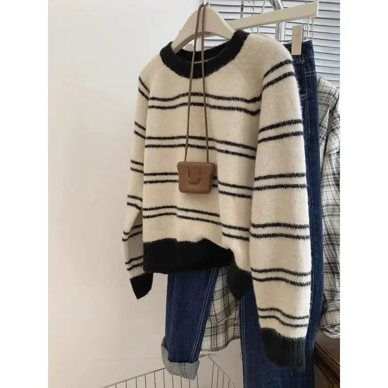 New Plus Size Slimming Pullover Striped Sweater Autumn/Winter Thickened Casual Stylish Age-Reducing Vintage Base Knitted Top For