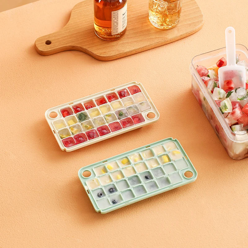 Ice Cube Mold, Large-Sized Push-Type Ice Tray, Refrigerator Ice Maker Storage Box with Lid, Magic Tool for Freezing Ice Cubes