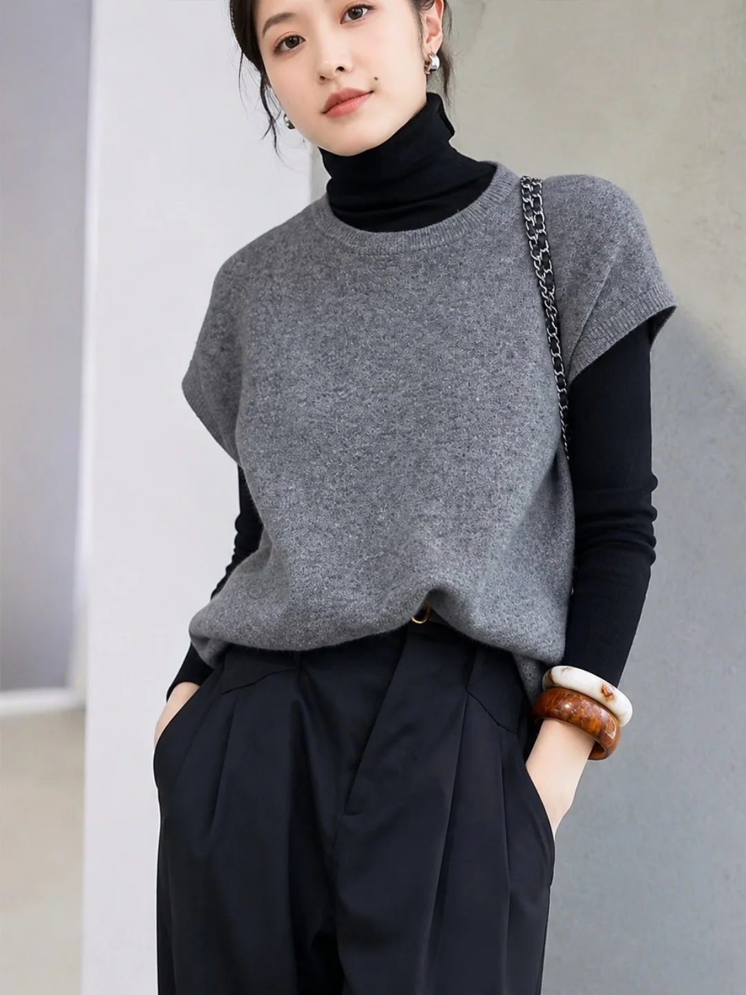 Chic Knitted Vest 2026 Autumn New Arrival Layering Commute Versatile Women's Fashion Outerwear Poetic Lin Brand