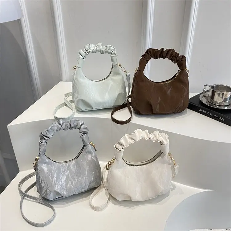 Ladies' Bag 2026 New Cloud Bag Wrinkled Small Handbag Handbag Crossbody Bag High-End Cloud Bag