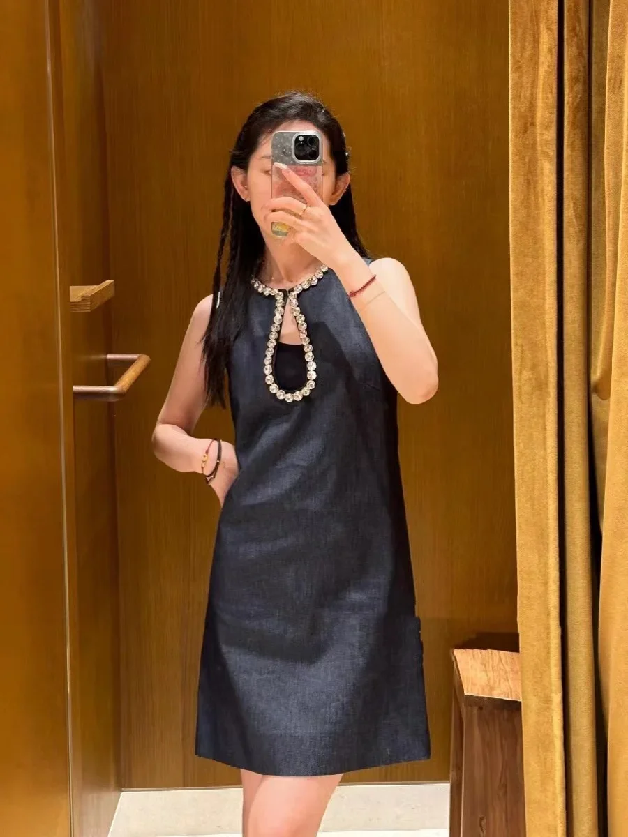 

New 2024 Women Denim Tank Dress Droplet Shaped Hollow Out Diamond Decoration Ladies Slim Fit Round Neck Sleeveless Mini Robe