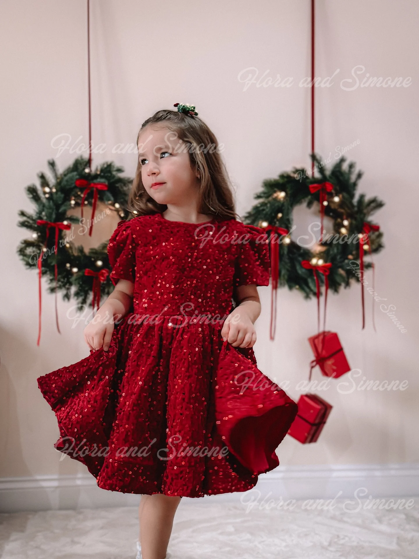 Abiti da ragazza di fiori senza schienale con fiocco rosso stile corto con paillettes personalizzati Celebrazione natalizia Celebrazioni natalizie Ricevimenti formali