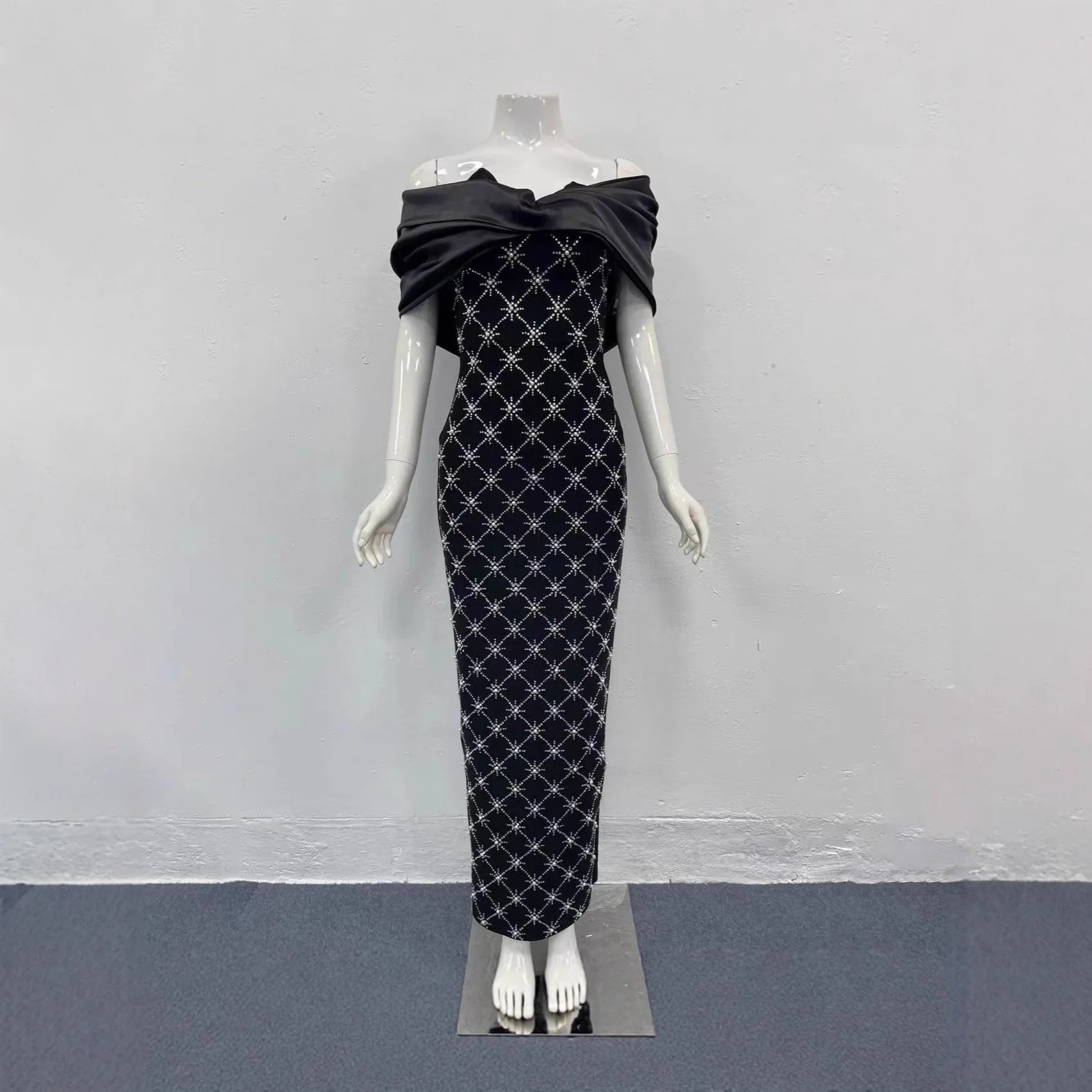 

Pink Black Red Knitted Bandage Dress Off Shoulder Beaded Bodycon Long Dress Autumn Winter Sexy Elegant Party Dress XL