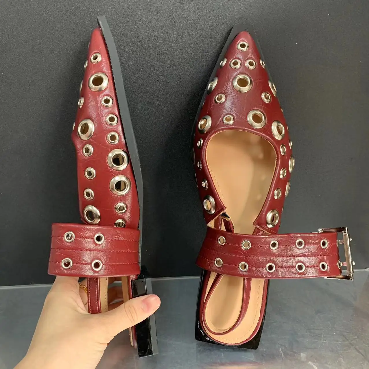 Fashion Women Flats Shoes For Sandals Luxury Footwear Metal Buckle Wine Red Female Casual Slingback Ladies Sandals Shoes Mules