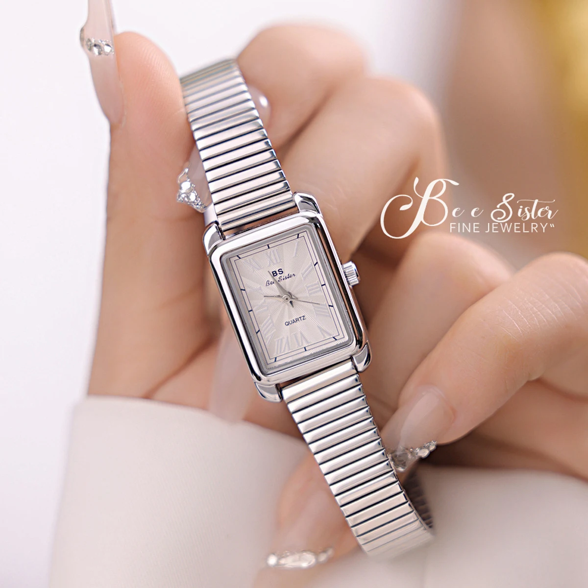 New In Women\'s Watches 2023 Silver Stainless Steel Square Small Dial Quartz Clock Women Luxury Gold Ladies Wrist Watch Elegant