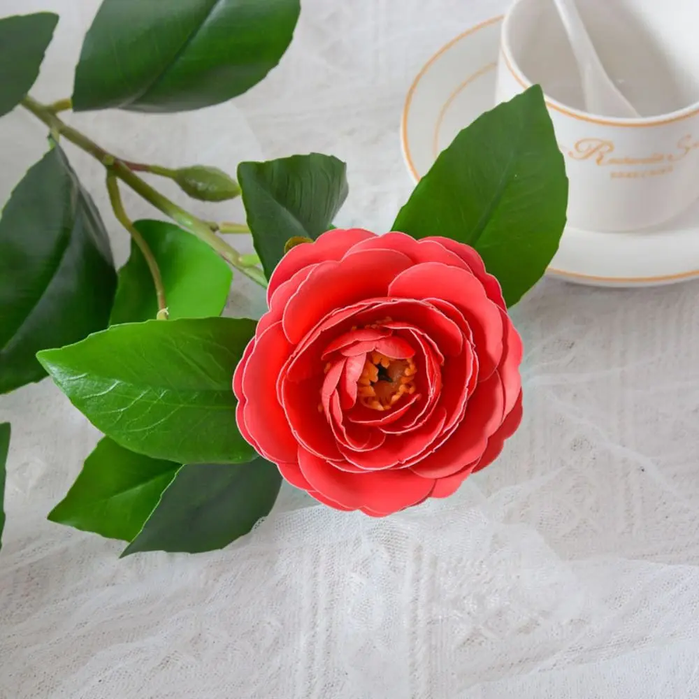 Рисунок 5 - Пластиковые искусственные цветы камелии