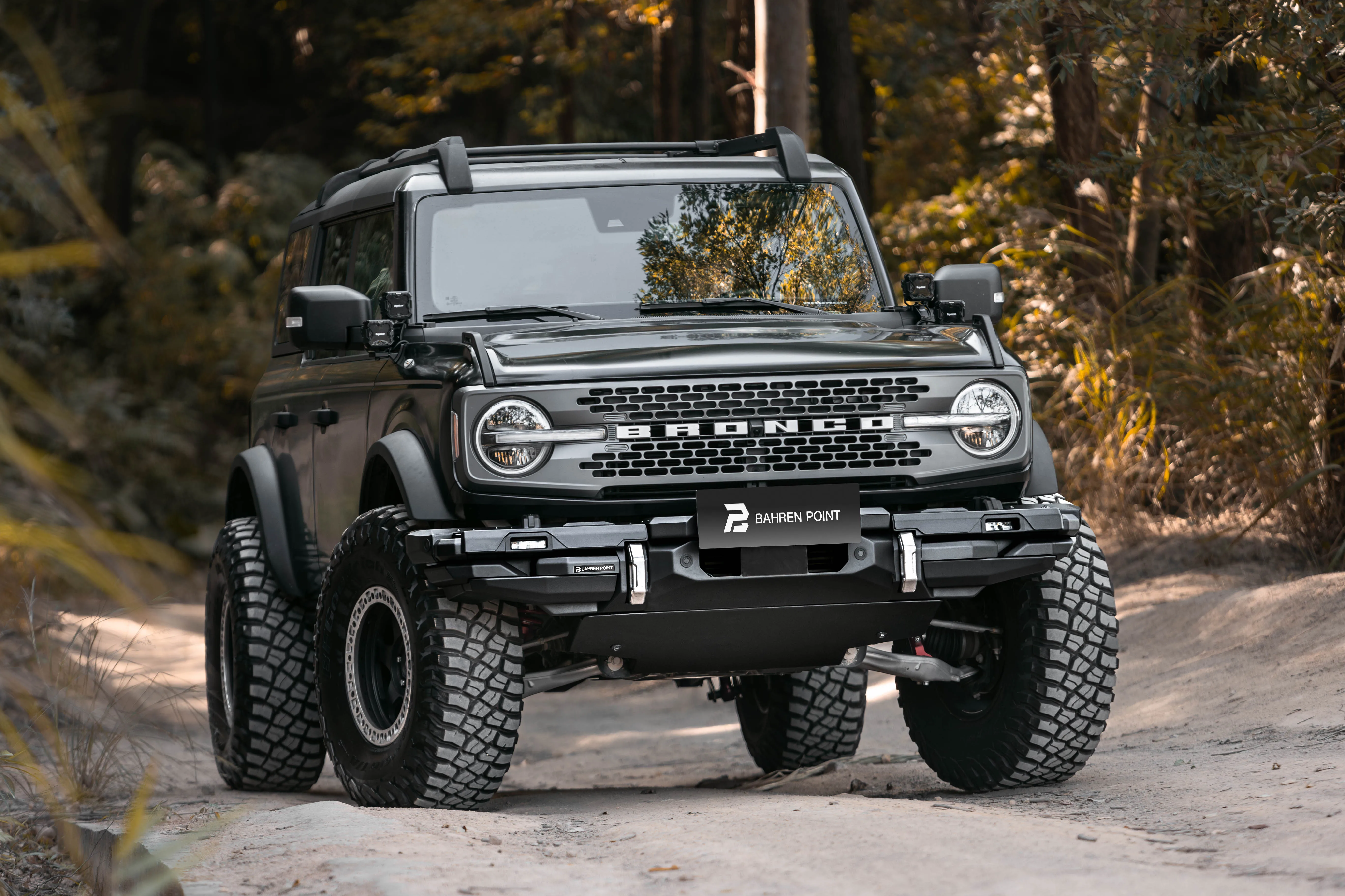 Accesorios exteriores para pastilla todoterreno, Protector de parachoques delantero, barra frontal deportiva con luz antiniebla para kits de carrocería Bronco